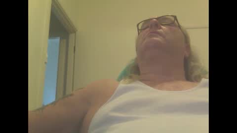 Snapshot of knobout chatting on 01-20-25, 07:25 knobout online show from 01-20-25, 07:25