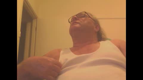 Snapshot of knobout chatting on 01-20-25, 11:02 knobout online show from 01-20-25, 11:02