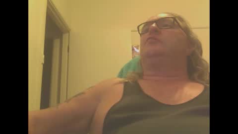 Snapshot of knobout chatting on 01-21-25, 11:24 knobout online show from 01-21-25, 11:24