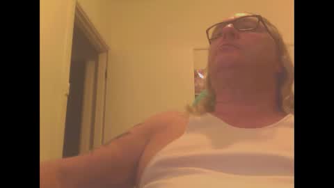 Snapshot of knobout chatting on 01-23-25, 11:37 knobout online show from 01-23-25, 11:37