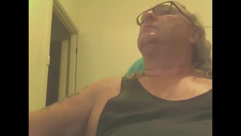 Snapshot of knobout chatting on 01-28-25, 11:17 knobout online show from 01-28-25, 11:17