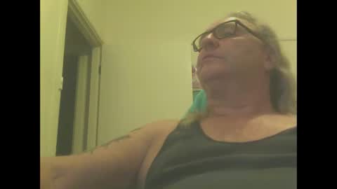 Snapshot of knobout chatting on 01-29-25, 09:33 knobout online show from 01-29-25, 09:33