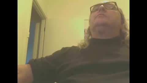 Snapshot of knobout chatting on 02-16-25, 08:10 knobout online show from 02-16-25, 08:10