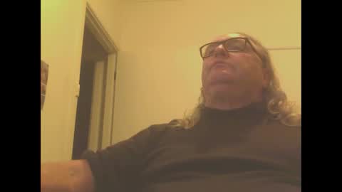 Snapshot of knobout chatting on 02-16-25, 11:49 knobout online show from 02-16-25, 11:49