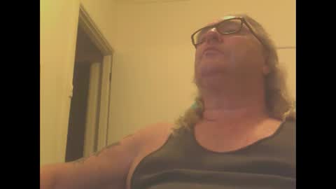 Snapshot of knobout chatting on 02-19-25, 10:23 knobout online show from 02-19-25, 10:23