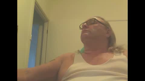 Snapshot of knobout chatting on 02-20-25, 06:06 knobout online show from 02-20-25, 06:06