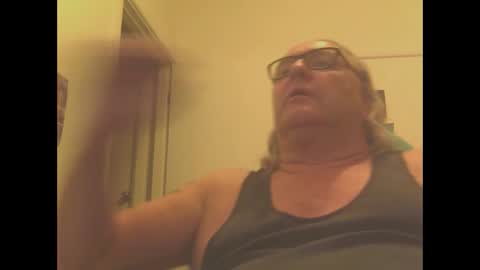 Snapshot of knobout chatting on 02-20-25, 01:30 knobout online show from 02-20-25, 01:30