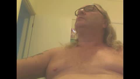 Snapshot of knobout chatting on 03-03-25, 01:21 knobout online show from 03-03-25, 01:21