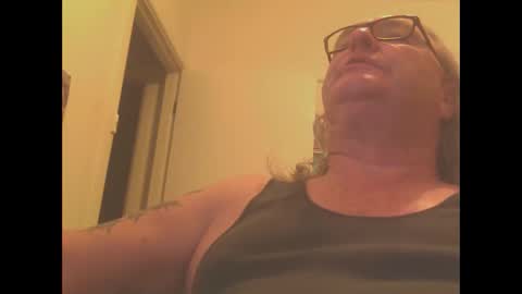 Snapshot of knobout chatting on 03-04-25, 10:24 knobout online show from 03-04-25, 10:24