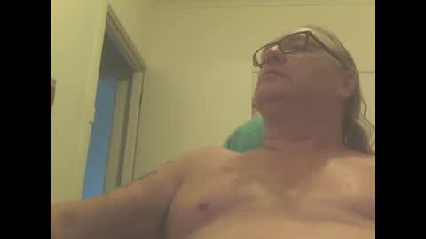 Snapshot of knobout chatting on 03-10-25, 05:43 knobout online show from 03-10-25, 05:43