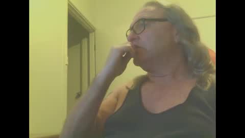 Snapshot of knobout chatting on 09-09-25, 12:05 knobout online show from 09-09-25, 12:05