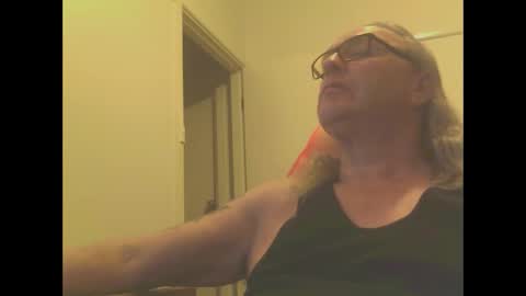 Snapshot of knobout chatting on 09-14-25, 09:08 knobout online show from 09-14-25, 09:08