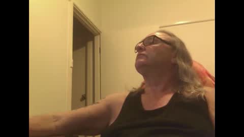 Snapshot of knobout chatting on 09-18-25, 01:46 knobout online show from 09-18-25, 01:46