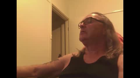 Snapshot of knobout chatting on 10-09-25, 12:14 knobout online show from 10-09-25, 12:14