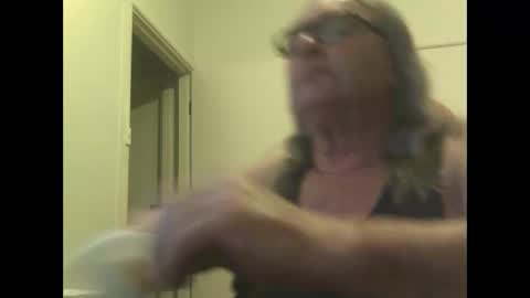 Snapshot of knobout chatting on 10-13-25, 08:47 knobout online show from 10-13-25, 08:47