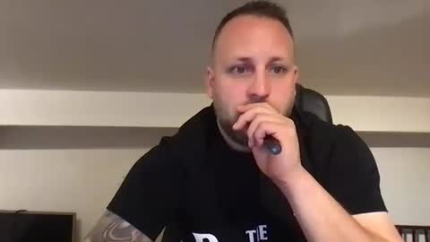 hugo online show from 03-09-25, 03:22