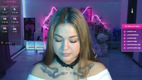 Mia online show from 11-01-25, 10:12