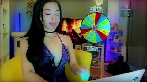 Lisa      online show from 10-07-25, 02:03