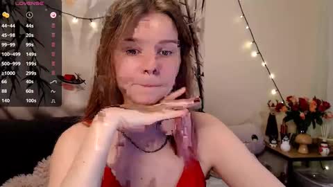 Snapshot of komorebbi chatting on 01-16-25, 11:06 Marta online show from 01-16-25, 11:06