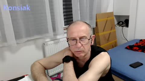 Komsiak online show from 05-19-26, 06:36