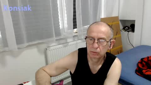 Komsiak online show from 05-23-26, 07:02