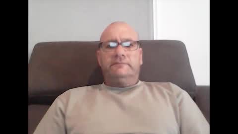 Snapshot of konsty17 chatting on 12-17-25, 11:22 konsty17 online show from 12-17-25, 11:22