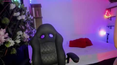 Snapshot of kora_red999 chatting on 11-12-25, 01:22 Kora Red online show from 11-12-25, 01:22