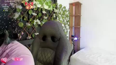 Kora Red online show from 04-19-26, 02:27