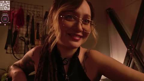 Snapshot of koracrosbie chatting on 11-29-25, 01:36 Kora TG channel online show from 11-29-25, 01:36