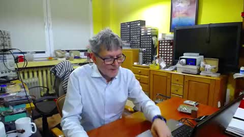 Snapshot of korek24hot chatting on 01-10-25, 03:58 Korek online show from 01-10-25, 03:58