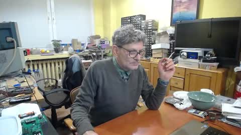 Snapshot of korek24hot chatting on 10-27-25, 03:38 Korek online show from 10-27-25, 03:38