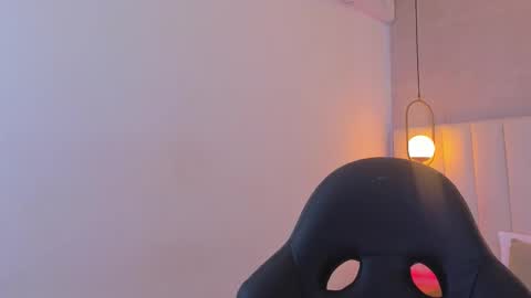 K O S M I C online show from 02-06-26, 01:36