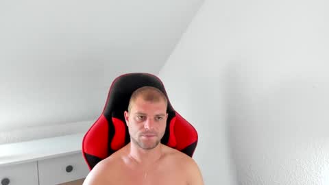 Snapshot of kozik1992 chatting on 07-29-26, 07:28 Bartek online show from 07-29-26, 07:28