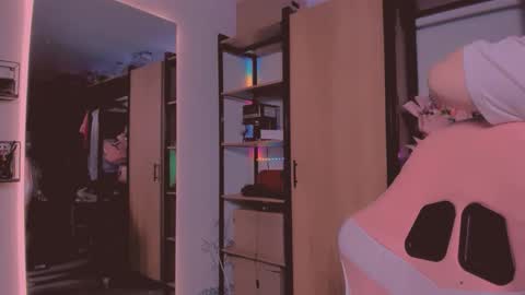 Khloe online show from 01-15-26, 03:22