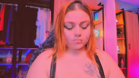 Khloe online show from 04-07-26, 12:44