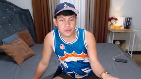 Snapshot of kramerfoxx chatting on 12-19-24, 01:07 Kramer online show from 12-19-24, 01:07