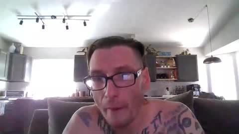 Snapshot of krasher2313 chatting on 03-01-25, 06:00 hard hung horny online show from 03-01-25, 06:00