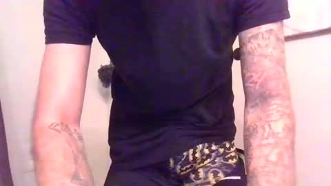 Snapshot of krasher2313 chatting on 02-17-26, 02:19 hard hung horny online show from 02-17-26, 02:19