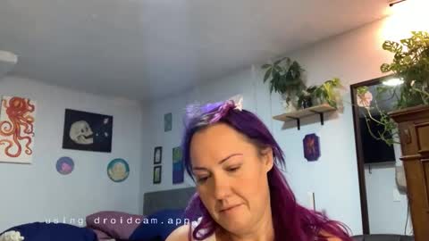 Snapshot of kreamyk420 chatting on 12-19-25, 04:58 kreamyk420 online show from 12-19-25, 04:58