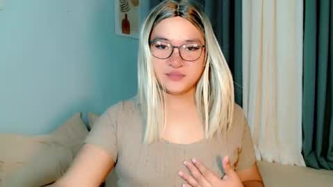 Snapshot of krezikeed chatting on 03-27-26, 04:18 krezikeed online show from 03-27-26, 04:18