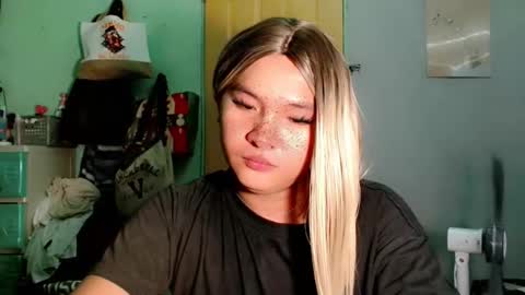 Snapshot of krezikeed chatting on 04-04-26, 01:30 krezikeed online show from 04-04-26, 01:30