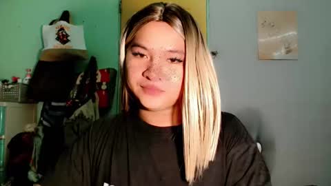 Snapshot of krezikeed chatting on 04-05-26, 01:36 krezikeed online show from 04-05-26, 01:36