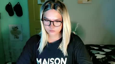 Snapshot of krezikeed chatting on 04-09-26, 06:19 krezikeed online show from 04-09-26, 06:19