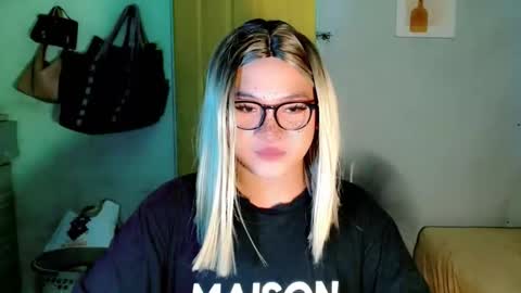 Snapshot of krezikeed chatting on 04-28-26, 06:51 krezikeed online show from 04-28-26, 06:51