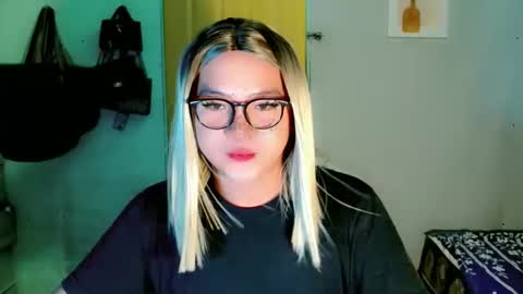 Snapshot of krezikeed chatting on 05-05-26, 02:08 krezikeed online show from 05-05-26, 02:08