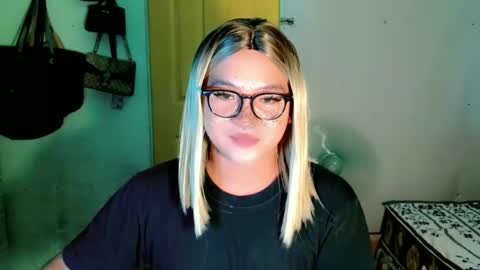 Snapshot of krezikeed chatting on 05-05-26, 02:36 krezikeed online show from 05-05-26, 02:36