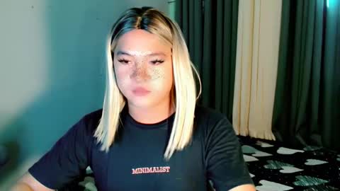 Snapshot of krezikeed chatting on 05-10-26, 01:22 krezikeed online show from 05-10-26, 01:22