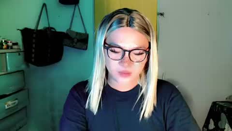 Snapshot of krezikeed chatting on 05-14-26, 10:11 krezikeed online show from 05-14-26, 10:11