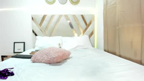 Krisvany online show from 04-10-26, 01:22