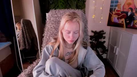 kris_grant online show from 12-05-25, 10:35